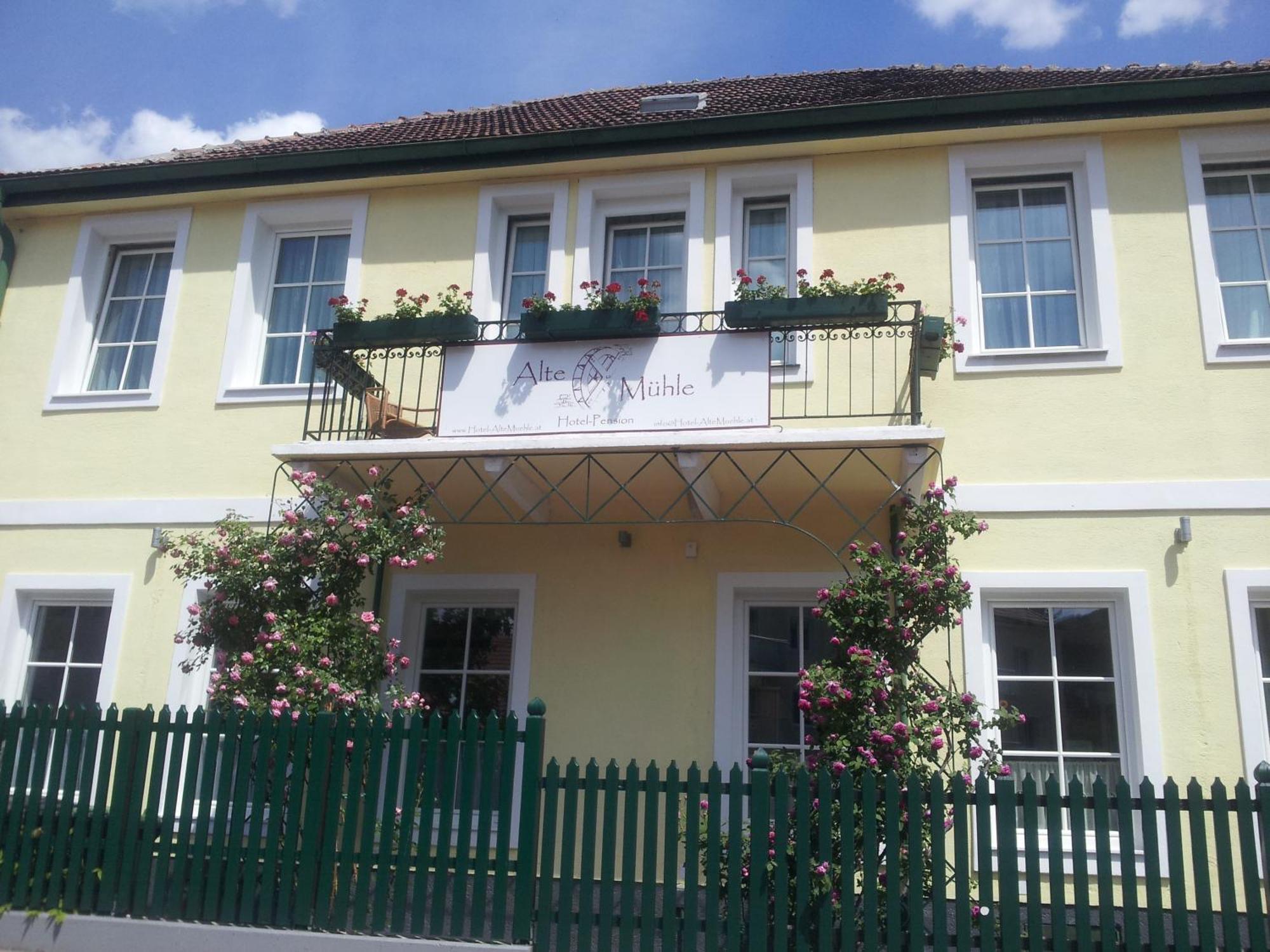 Hotel Pension Alte Muehle Klosterneuburg Ngoại thất bức ảnh